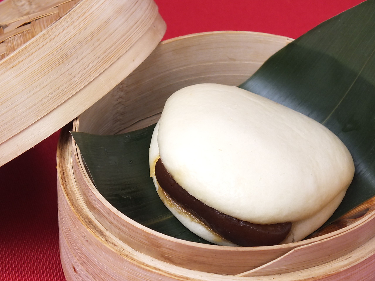 Kakuni Manju (Steamed Bun with Cubed Pork Inside)