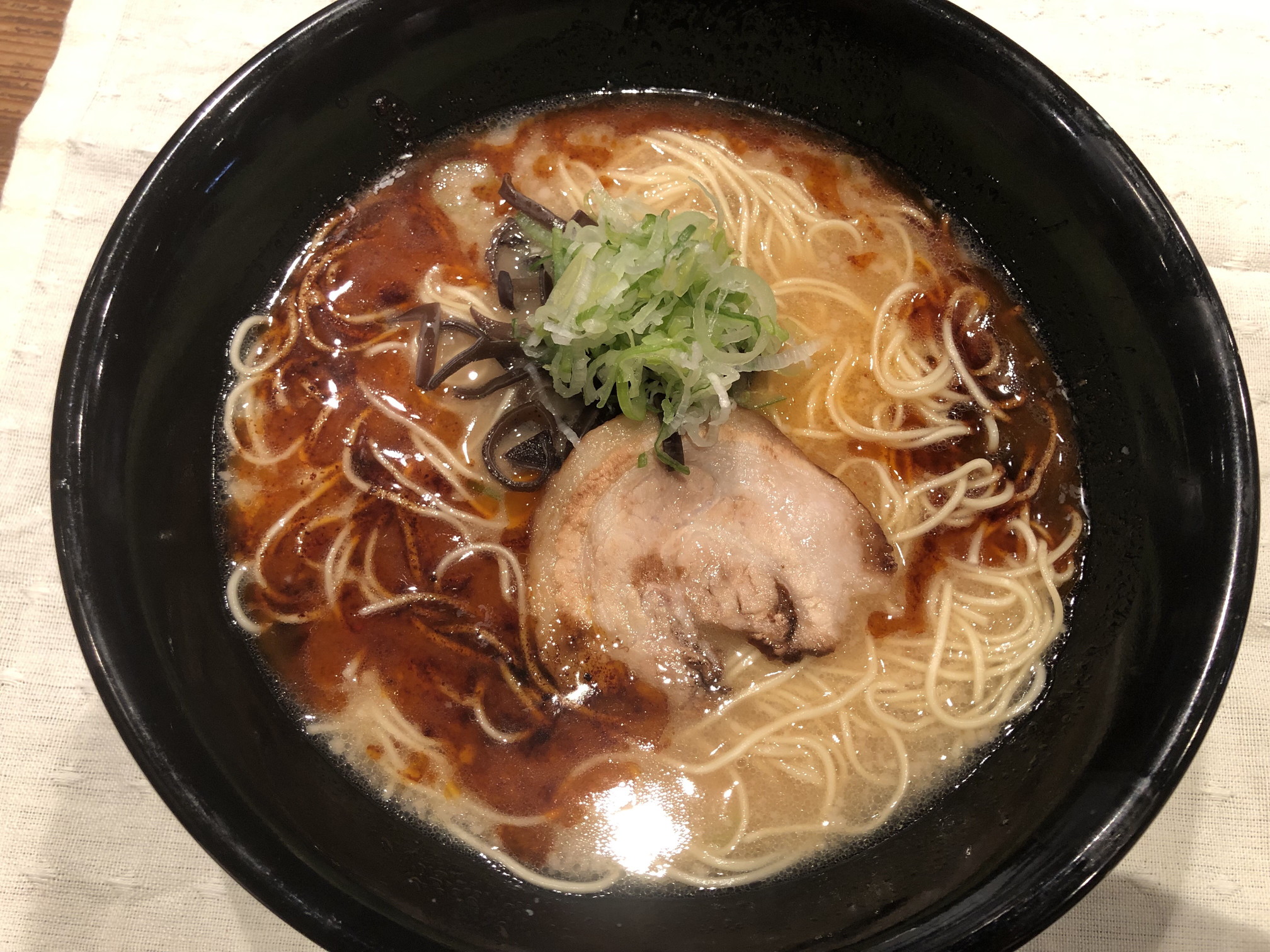 滨町黑色拉面